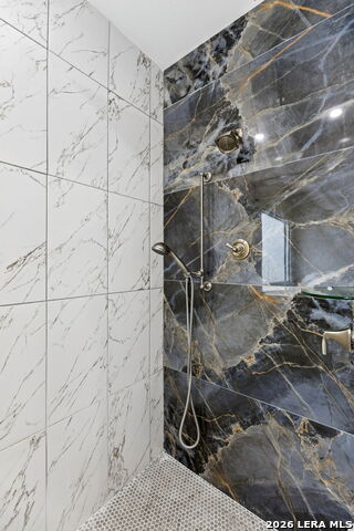 Image 33 of 50 For 303 Pendleton Ave