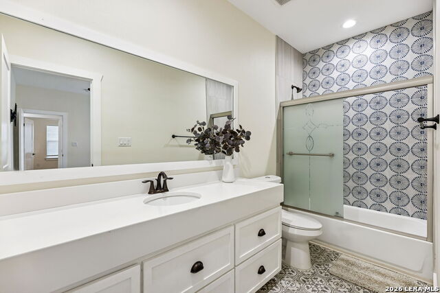 Image 38 of 50 For 303 Pendleton Ave