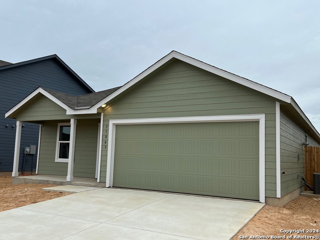 Image 2 of 15 For 31849 Bluewood Vista