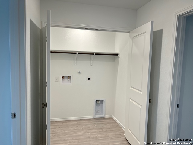 Image 4 of 15 For 31849 Bluewood Vista