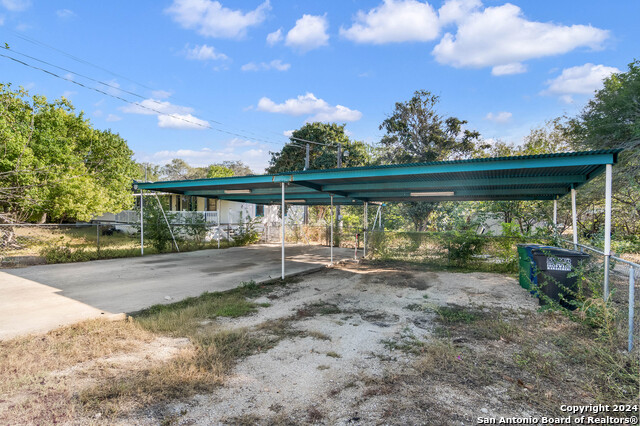 Image 8 of 15 For 5126 Farr  