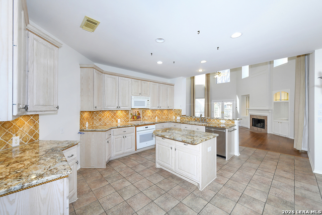 Image 15 of 46 For 1712 Oak Path