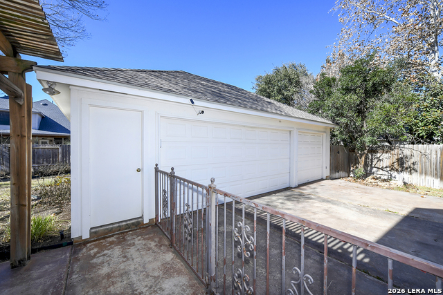 Image 46 of 46 For 1712 Oak Path