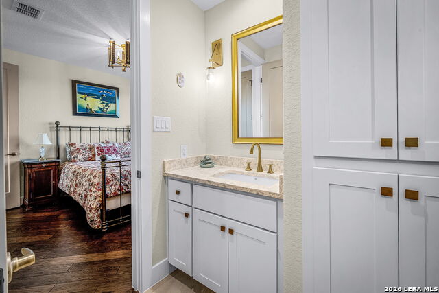 Listing photo id 35 for 368 Butternut