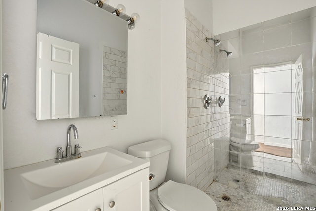 Image 15 of 37 For 311 Castillo