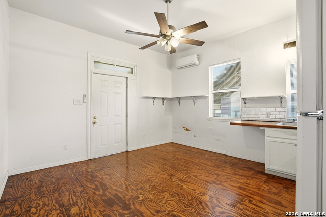 Image 18 of 37 For 311 Castillo