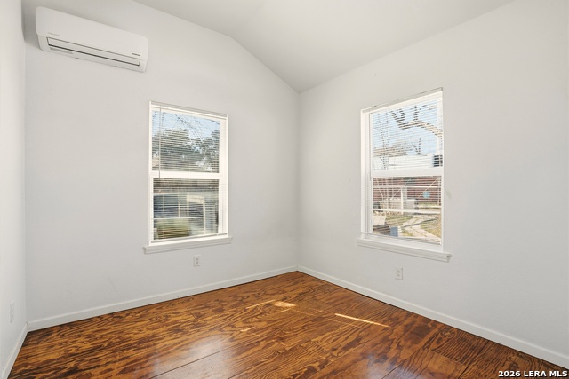 Image 21 of 37 For 311 Castillo