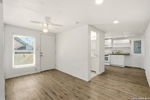 Image 24 of 37 For 311 Castillo