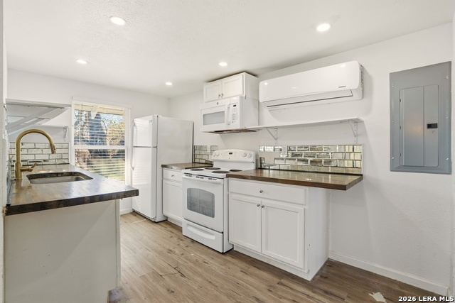 Image 25 of 37 For 311 Castillo