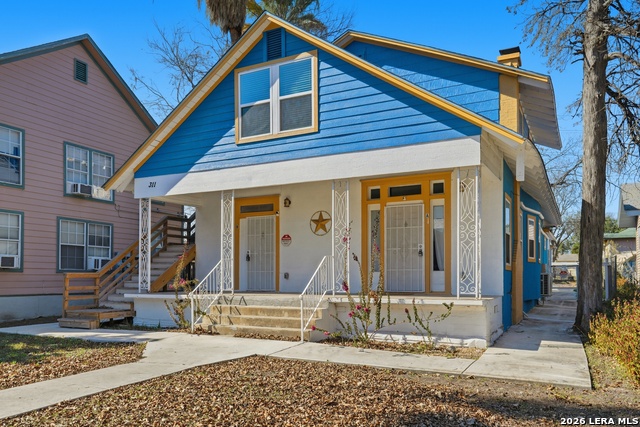 Image 3 of 37 For 311 Castillo