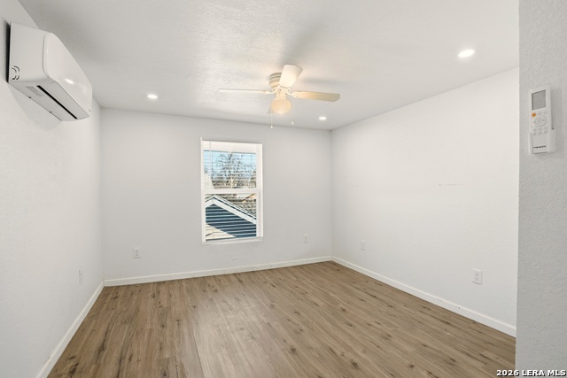 Image 33 of 37 For 311 Castillo