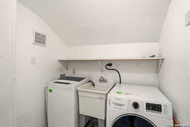 Image 35 of 37 For 311 Castillo