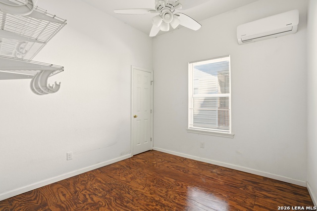 Image 8 of 37 For 311 Castillo