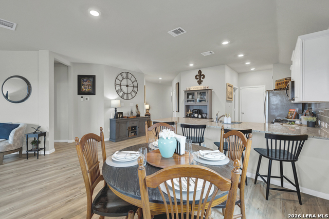 Image 13 of 40 For 2847 Calandra Lark