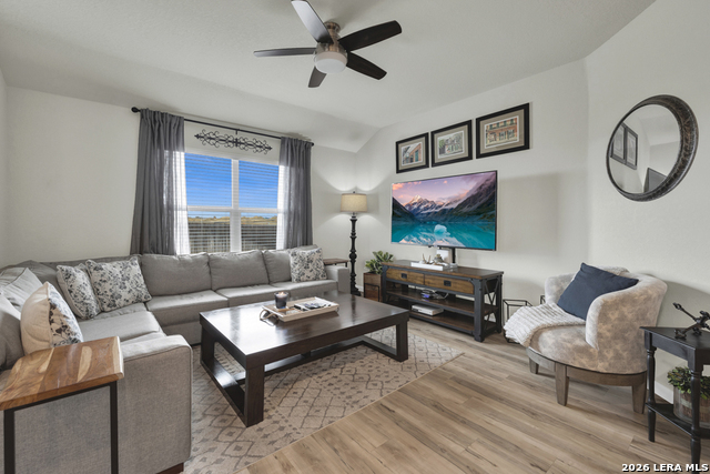 Image 15 of 40 For 2847 Calandra Lark