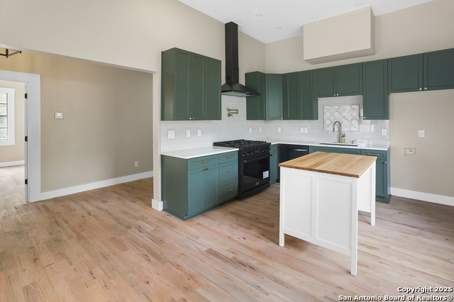 Image 15 of 34 For 926 Nolan St