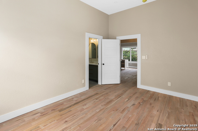 Image 21 of 34 For 926 Nolan St