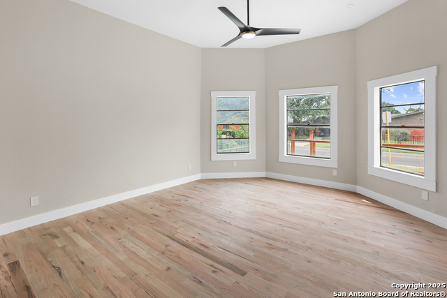 Image 6 of 34 For 926 Nolan St