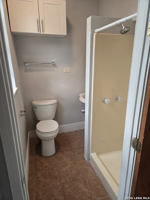 Image 11 of 29 For 203 Theo W Rear