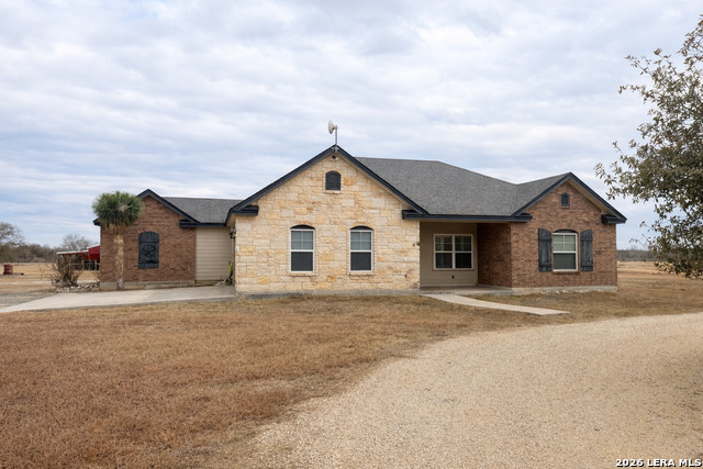 Details for 8 Valley View, Uvalde, TX 78801