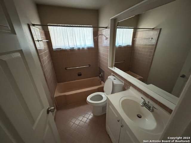 Image 15 of 21 For 167 Ave Del Rey