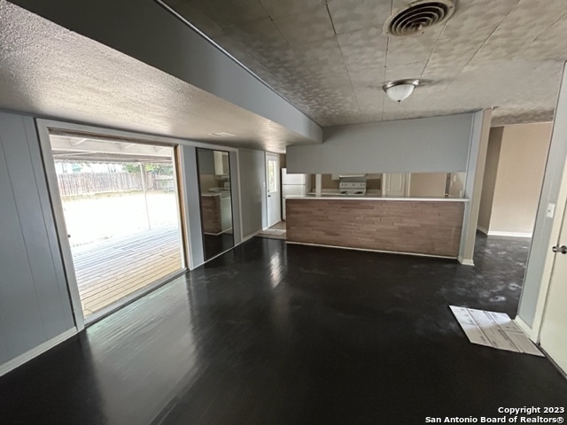 Image 17 of 21 For 167 Ave Del Rey