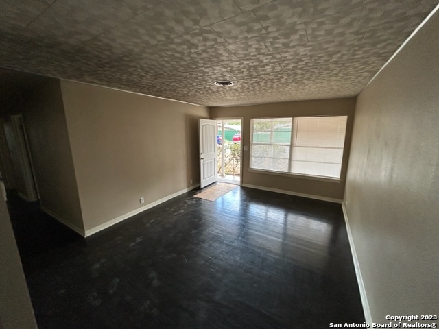 Image 18 of 21 For 167 Ave Del Rey