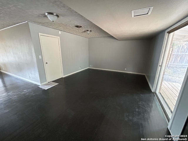 Image 19 of 21 For 167 Ave Del Rey