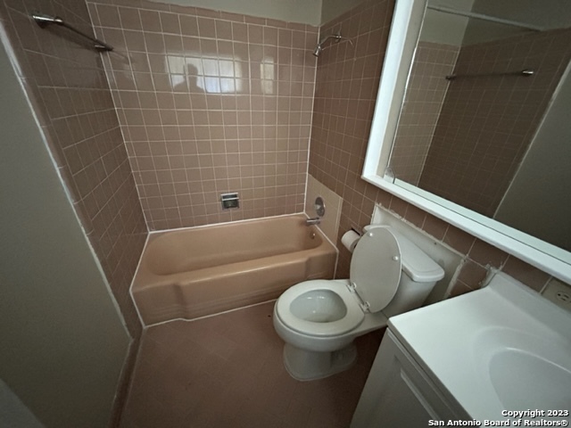 Image 9 of 21 For 167 Ave Del Rey