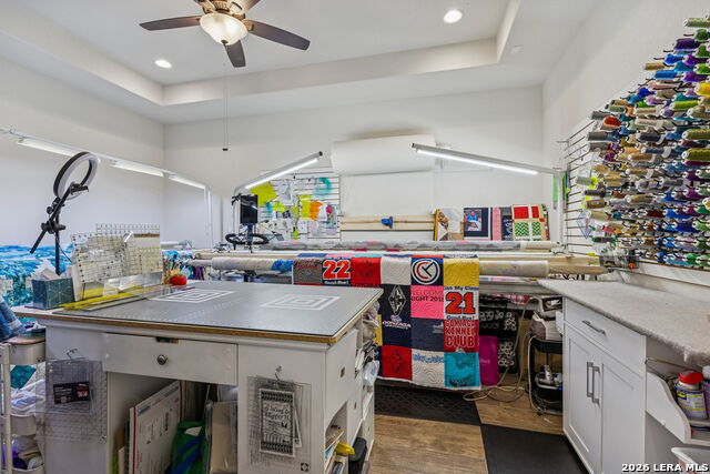 Image 19 of 38 For 617 Innsbruck