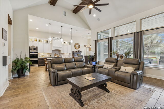 Image 7 of 38 For 617 Innsbruck