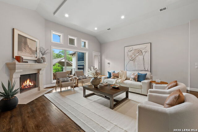 Listing photo id 19 for 612 Ogden  