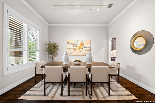 Listing photo id 2 for 612 Ogden  