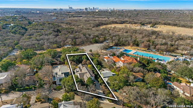 Listing photo id 45 for 612 Ogden  