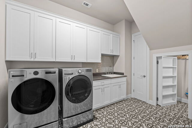 Listing photo id 4 for 612 Ogden  