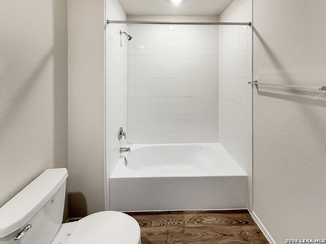 Image 6 of 26 For 722 Jennifer Way