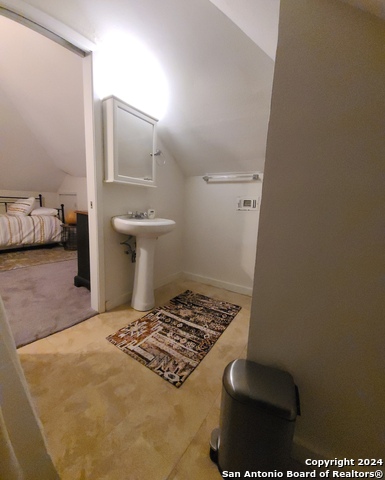 Image 15 of 16 For 423 Magnolia W 1