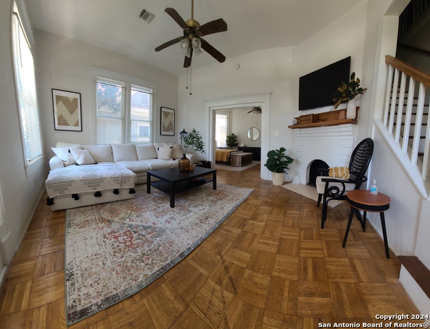 Image 5 of 16 For 423 Magnolia W 1