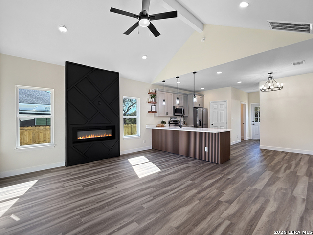 Image 6 of 17 For 656 Skyline Dr