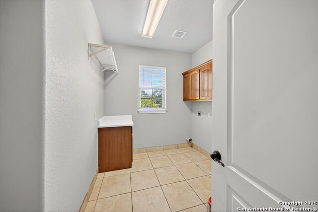 Image 23 of 33 For 1626 Clover Ridge