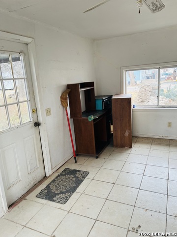 Image 8 of 15 For 817 El Paso  