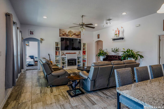 Image 14 of 43 For 104 Fairway  