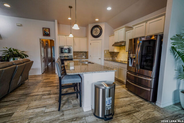 Image 3 of 43 For 104 Fairway  