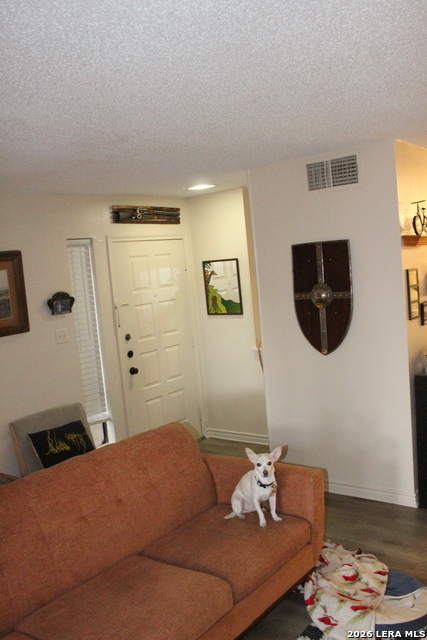 Image 3 of 15 For 2935 Nacogdoches  115