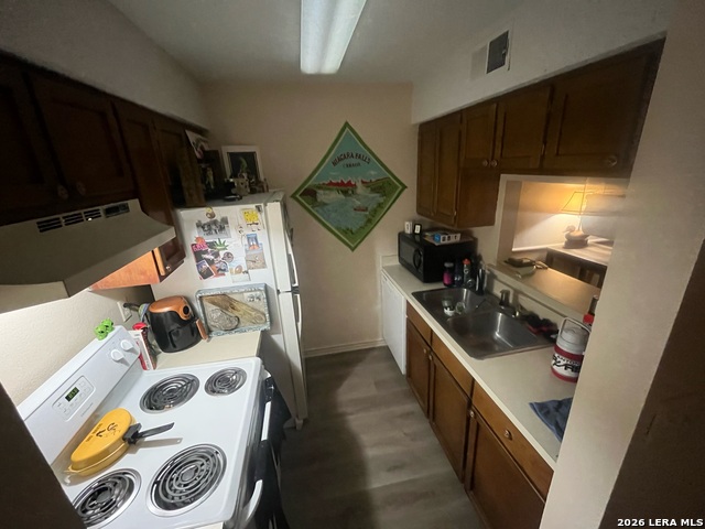 Image 5 of 15 For 2935 Nacogdoches  115