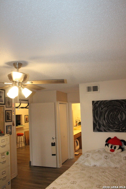 Image 8 of 15 For 2935 Nacogdoches  115