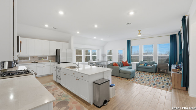 Image 8 of 38 For 5931 Corsicana