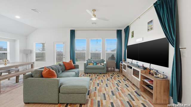 Image 9 of 38 For 5931 Corsicana