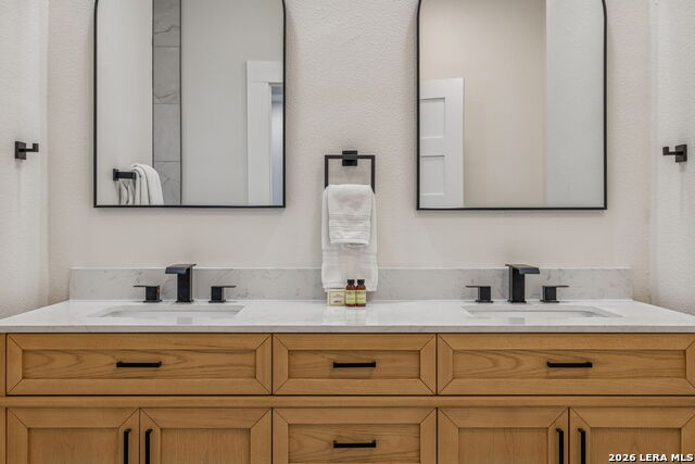 Listing photo id 44 for 300 County Road 5781