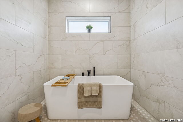 Listing photo id 47 for 300 County Road 5781